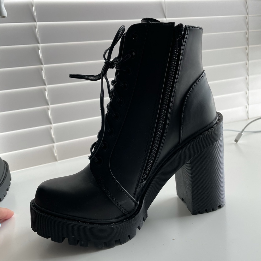 NEVER WORN Jeffrey Campbells